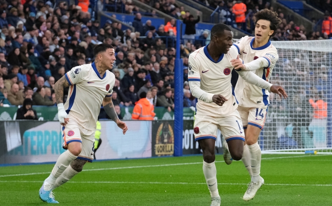 Chelsea, aradan galibiyetle döndü!