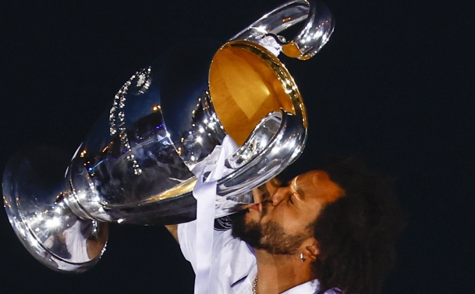 Marcelo, futbolu bıraktığını açıkladı