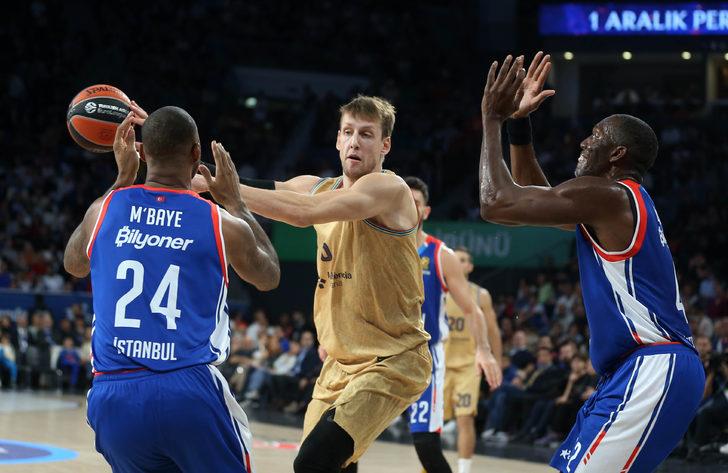 Anadolu Efes, Barcelona'yı devirdi!