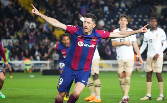 Barcelona, Lewa'nın hat-trick'i ile uçtu!