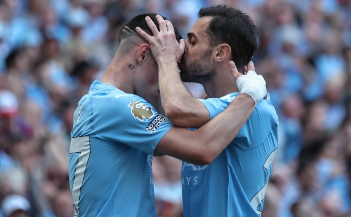 Manchester City rekorlar kıra kıra şampiyon