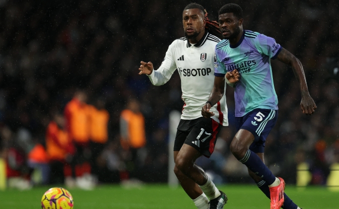 Arsenal, Craven Cottage'da yara aldı