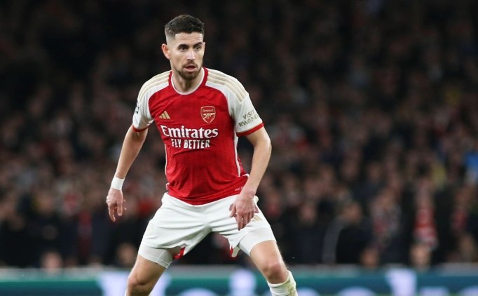 Arsenal, Jorginho ile uzattı