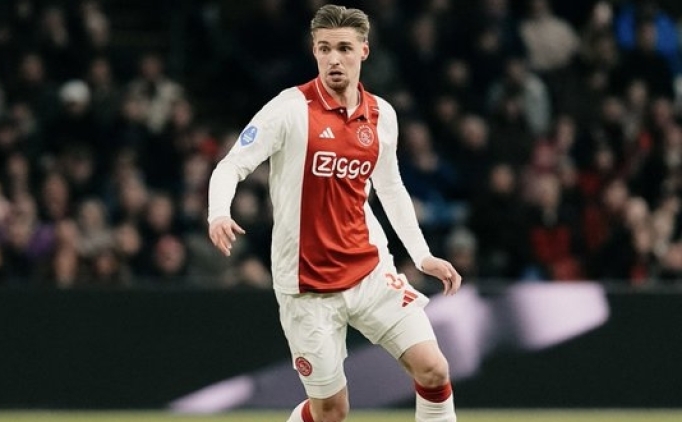 Ajax, evinde Waalwijk'e geçit vermedi