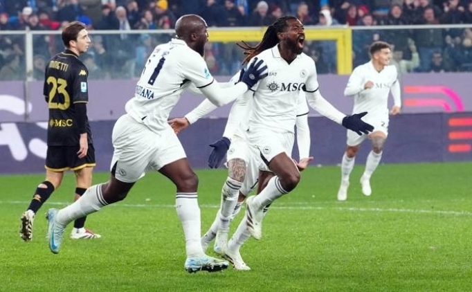 Napoli, deplasmanda iki gol ile güldü