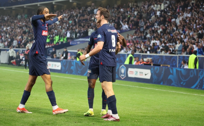 Paris Saint-Germain sezonu 3 kupayla bitirdi
