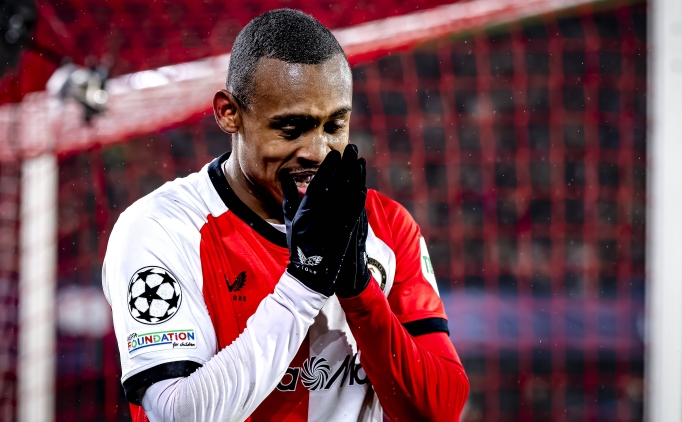Milan, Feyenoord Stadyumu'ndan çıkamadı