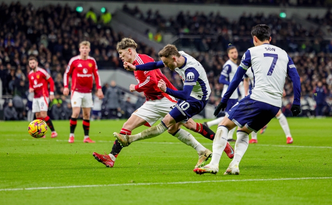 Tottenham, MANU'yla nefes aldı!