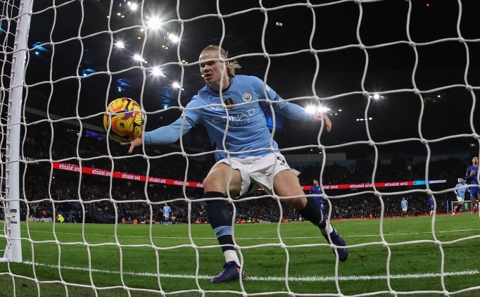 Manchester City, evinde Chelsea'yi devirdi